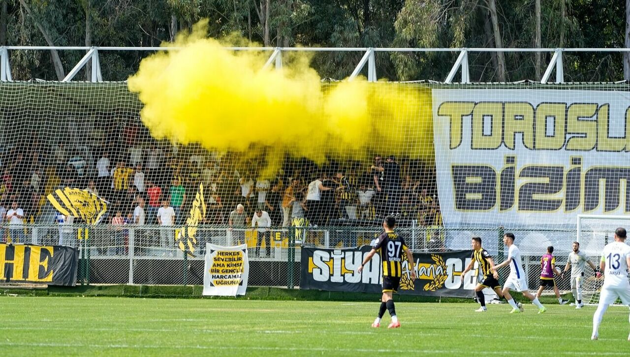 Adana 01 Fk Taraftarıyla Fark Yaratıyor