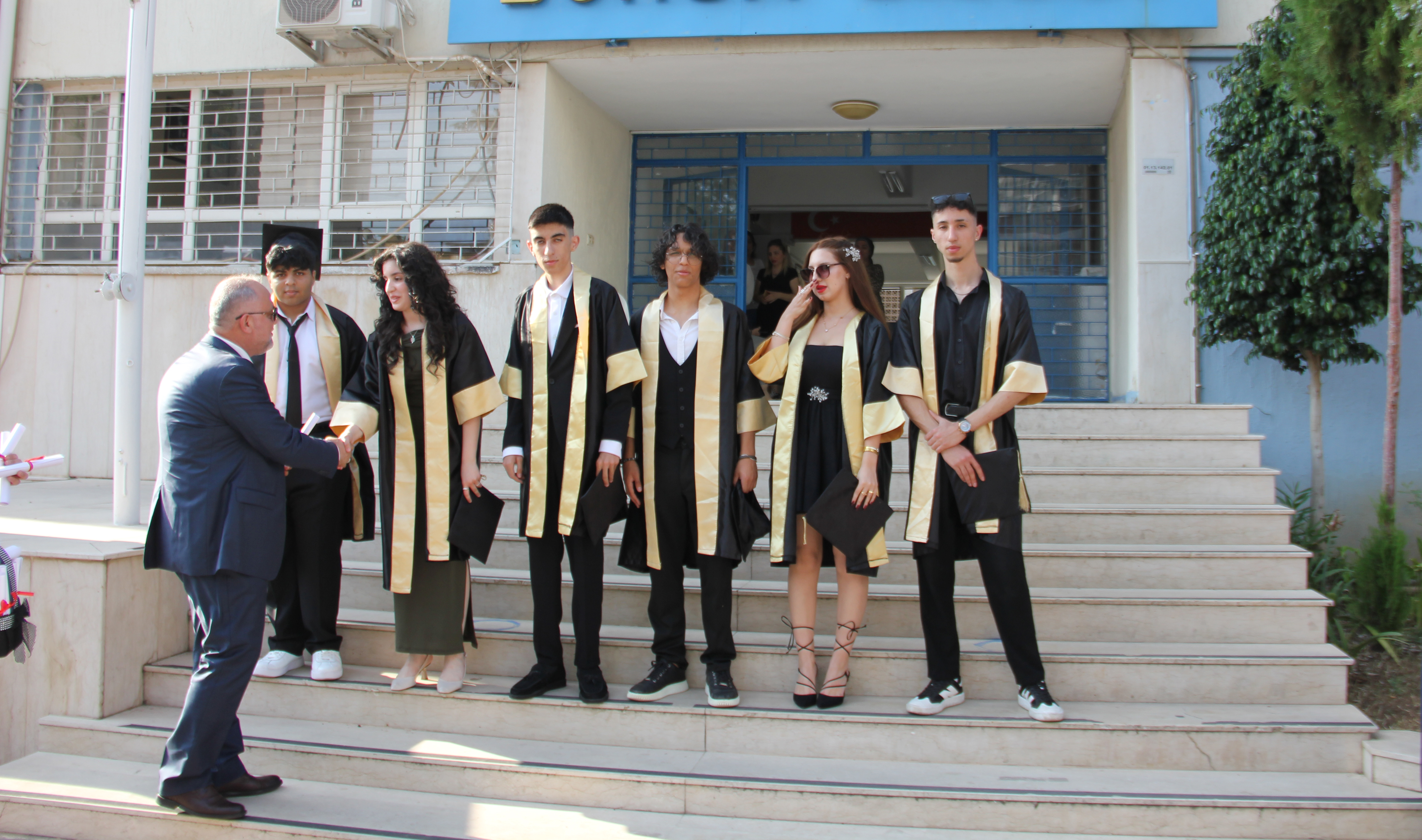 Adana Borsa Lisesi’nde Duygusal Mezuniyet