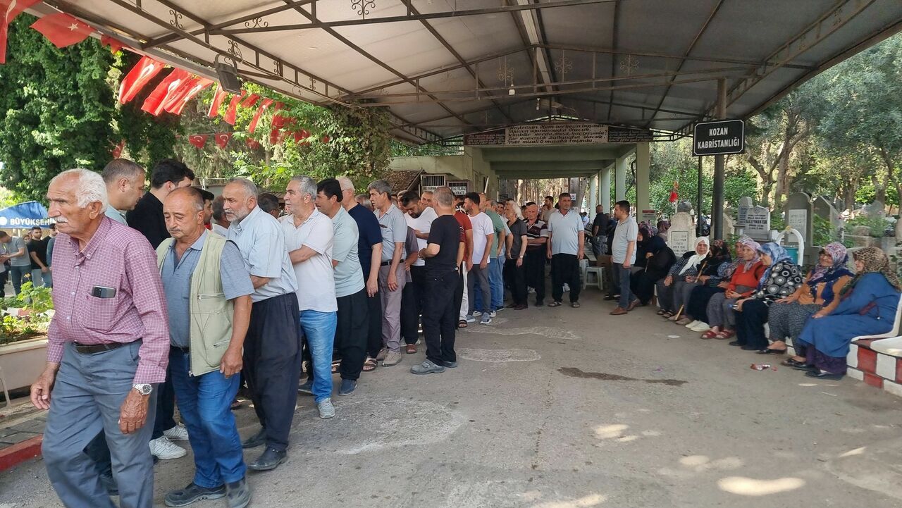 Adana’da katledilen Esengül Kaya’ya acı veda
