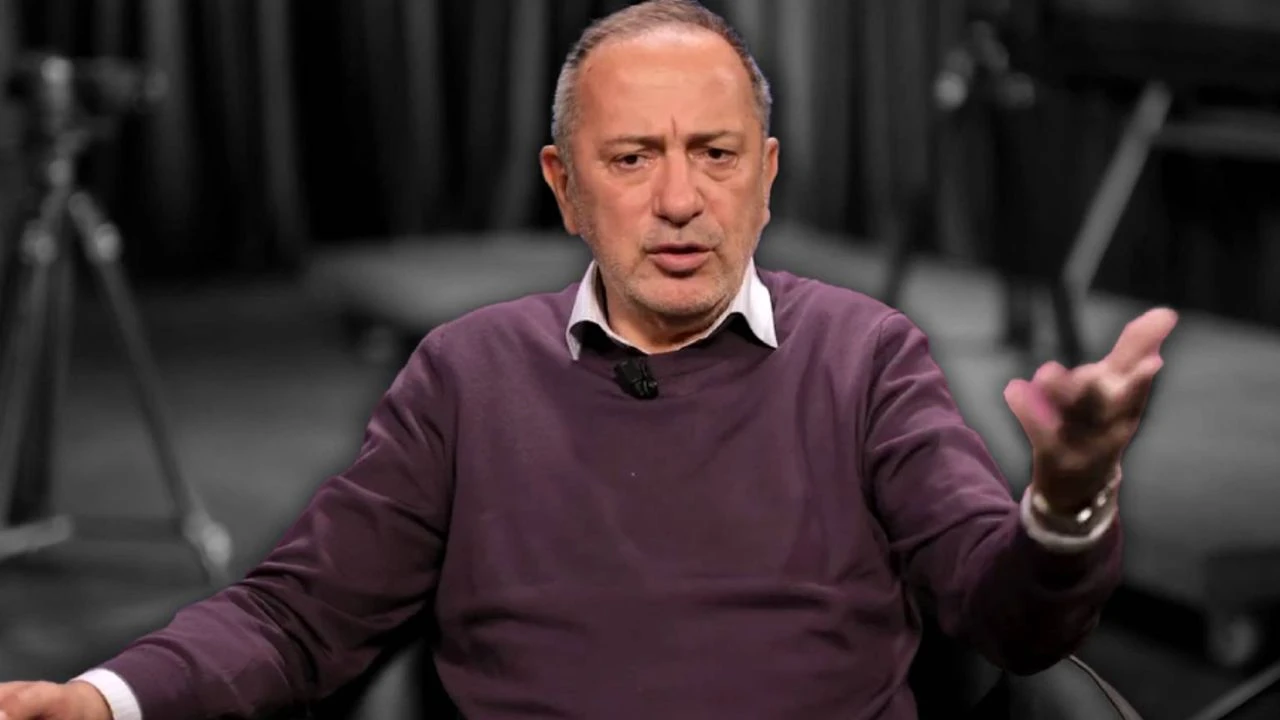Fatih Altaylının Evinin Önünde Paankartla Saldırı (1)-1