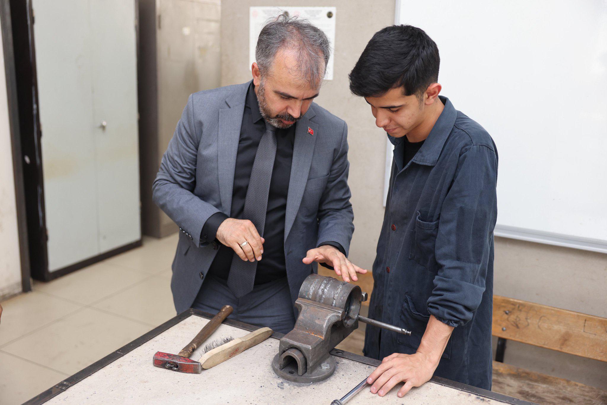 İl Millî Eğitim Müdürü Tüfekçi’den Sarıçam’da Eğitim Ziyareti3