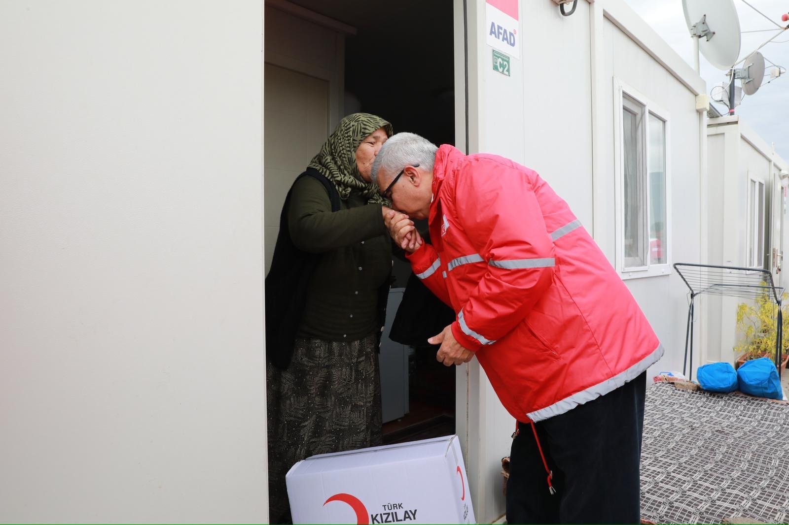 157 Yıldır Iyiliğin Izinde Türk Kızılay Umut Olmaya Devam Ediyor (2)