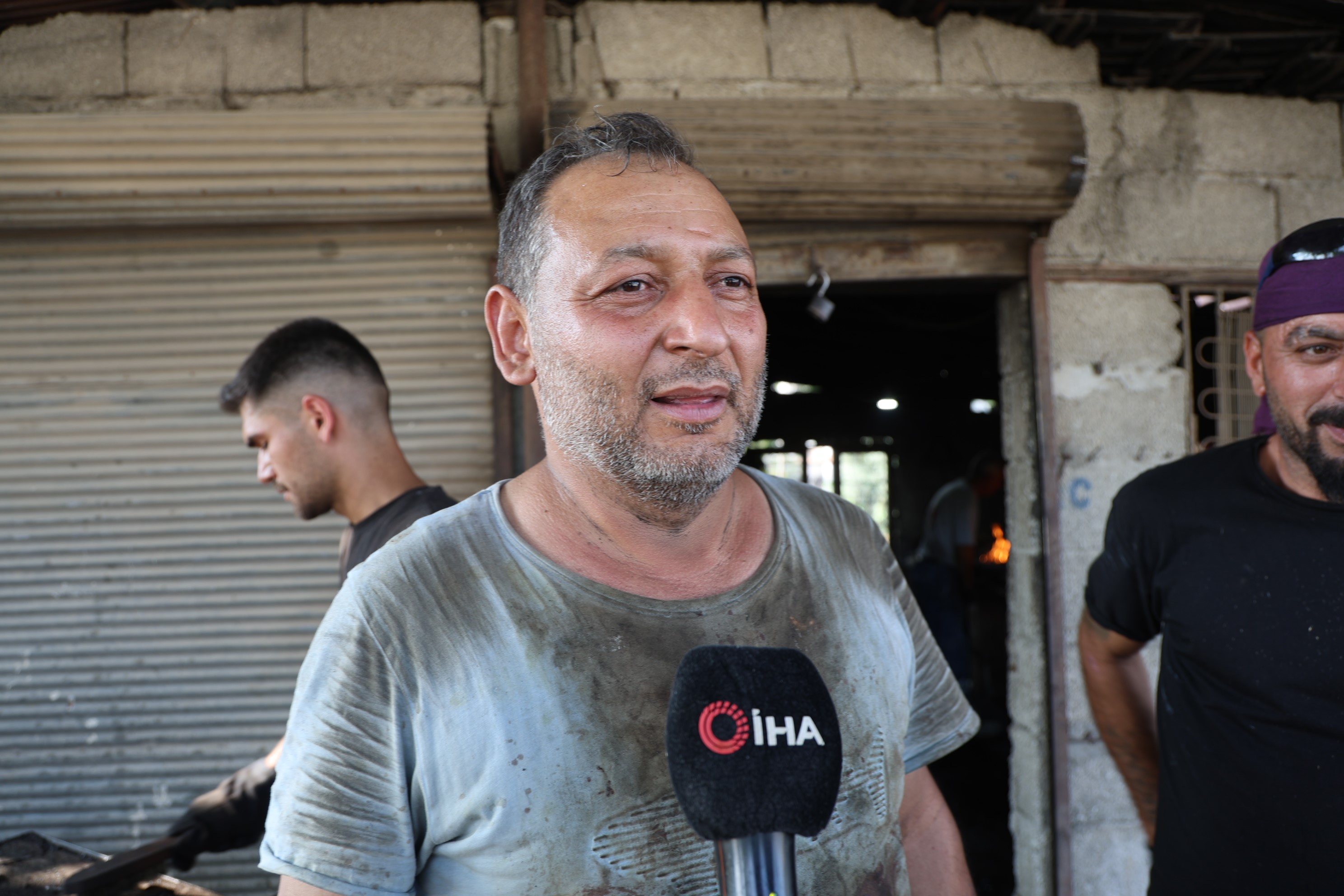 Adana Sıcağında Kelle Paça Mesaisi Dereelik Ocakta Bayram Teri