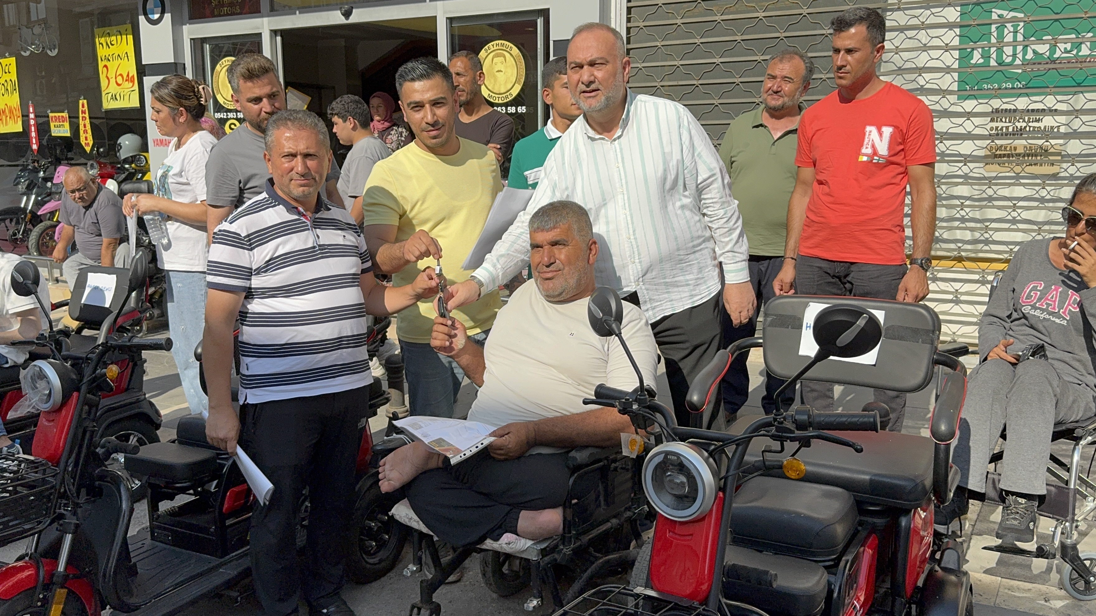 Adanada 14 Engelliye Umut Oldular Hayırsevenden Akülü Araç Desteği (2)