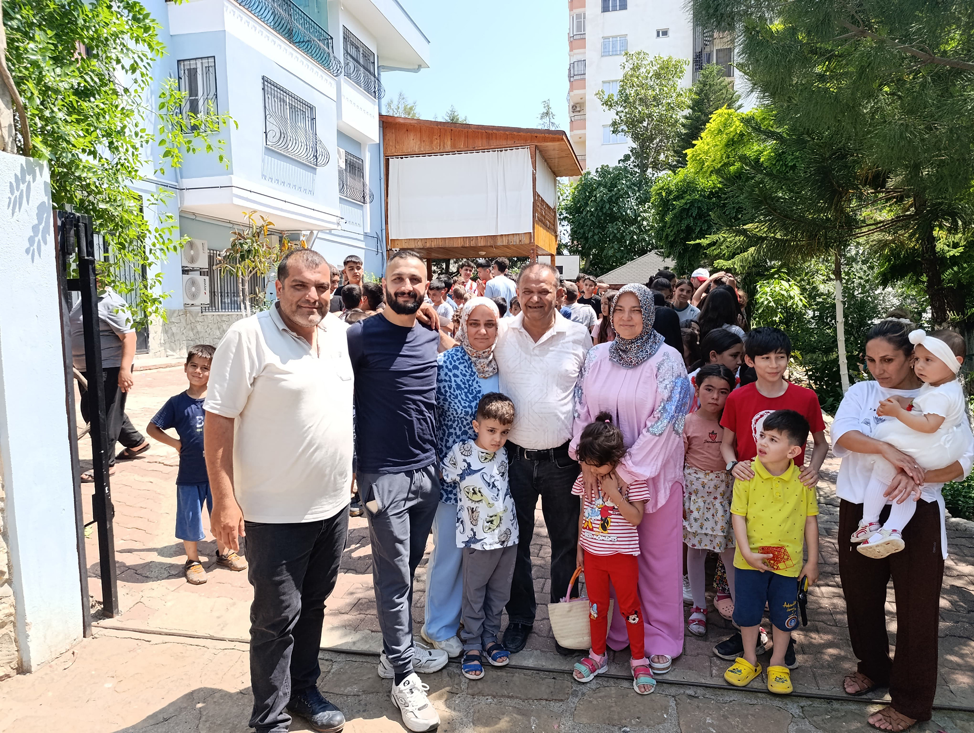 Adana’da 20 Yıllık Harçlık Geleneği Sürdürülüyor (2)