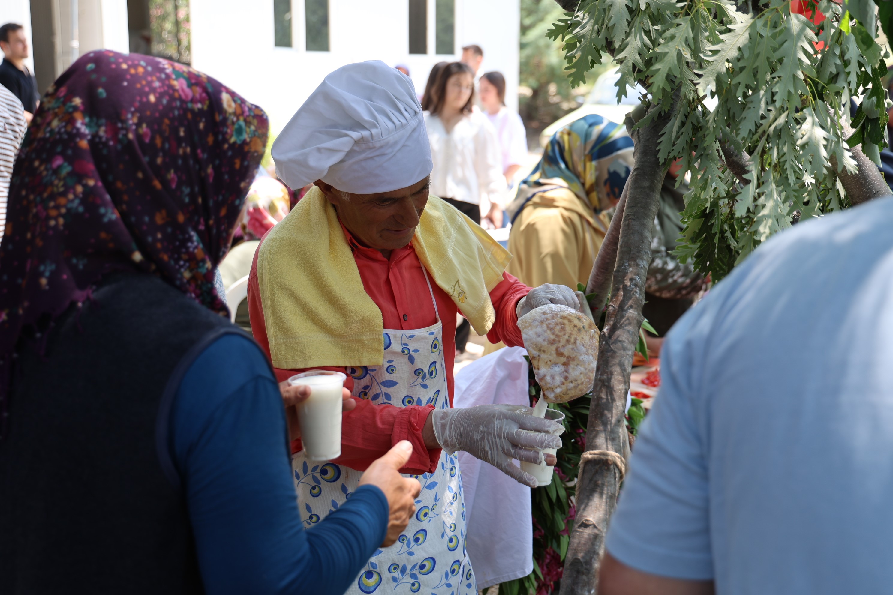 Adana'da 89 Yıllık Bayram Geleneği Bu Yıl Da Sürdü 300 Hane Aynı Sofrada Birleşti (1)