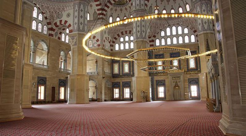 Adana'da Bayram Namazı Saat Kaçta 2025 Diyanet Takvimi Adana’da Kurban Bayramı Namazı Vakti-1