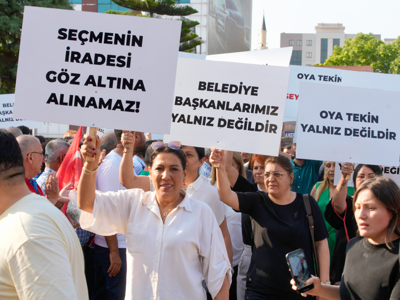 Adanada Chpden Sert Mesaj Siyasi Kumpaslara Teslim Olmayacağız (12)