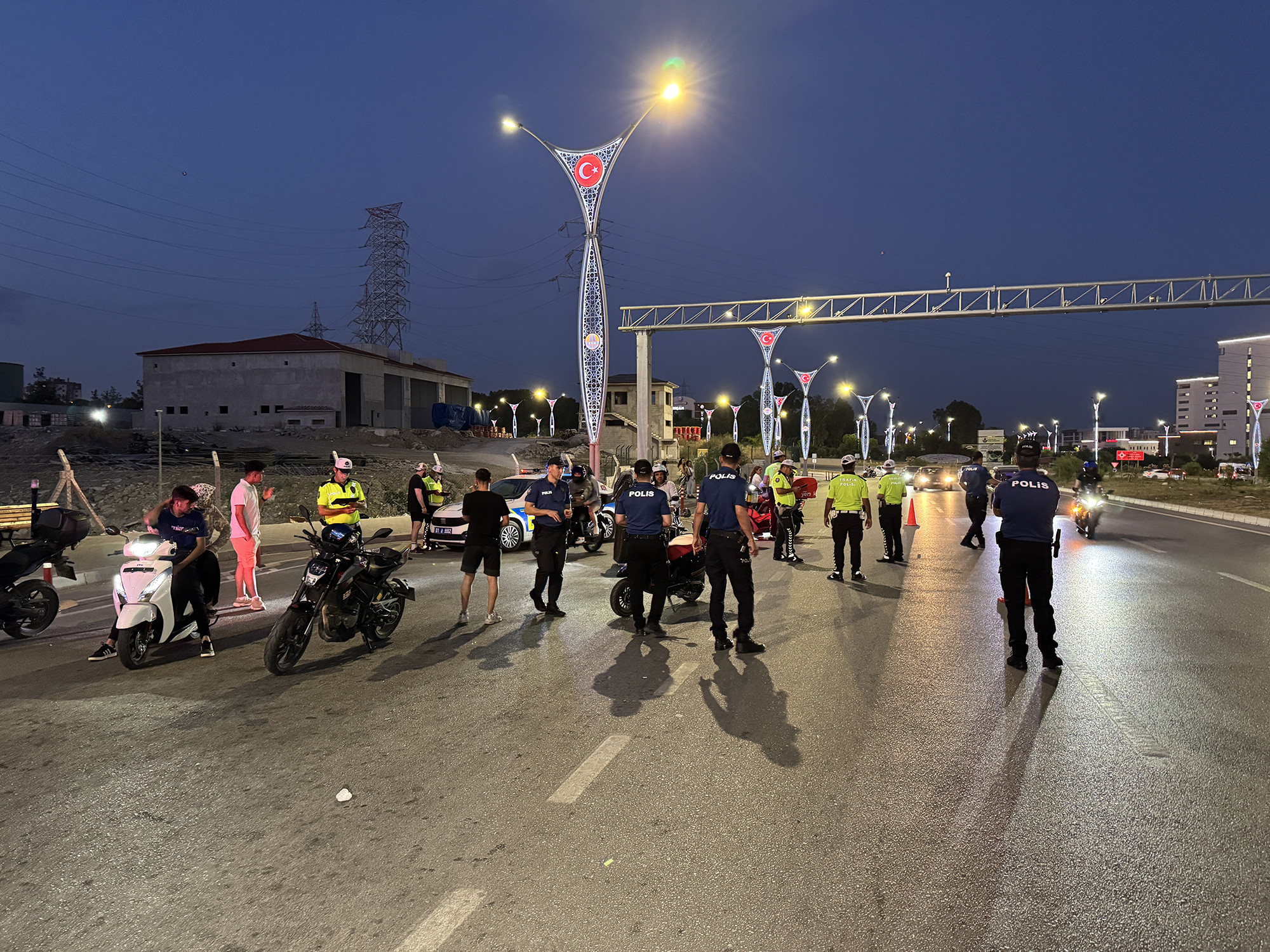 Belgesiz Motosiklete Geçit Yok Adana’da 16 Motosiklet Menedildi (2)