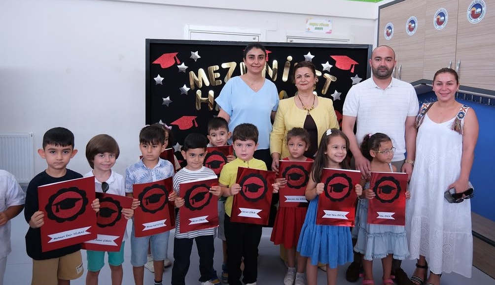 Ceyhan'da Minikler Karnelerini Aldı, Tatil Coşkusu Başladı! (2)