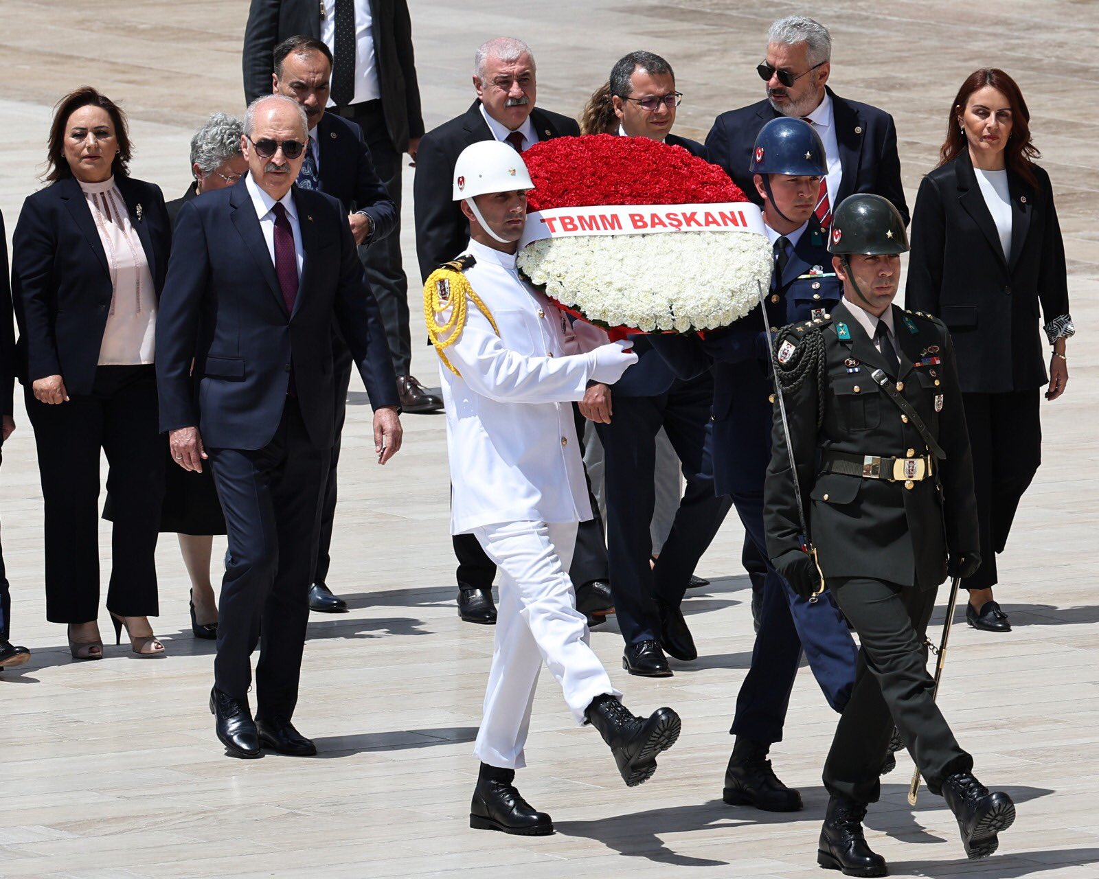 Chp’li Şevkin, Başkanlık Divanı Üyeleriyle Anıtkabir’i Ziyaret Etti (3)