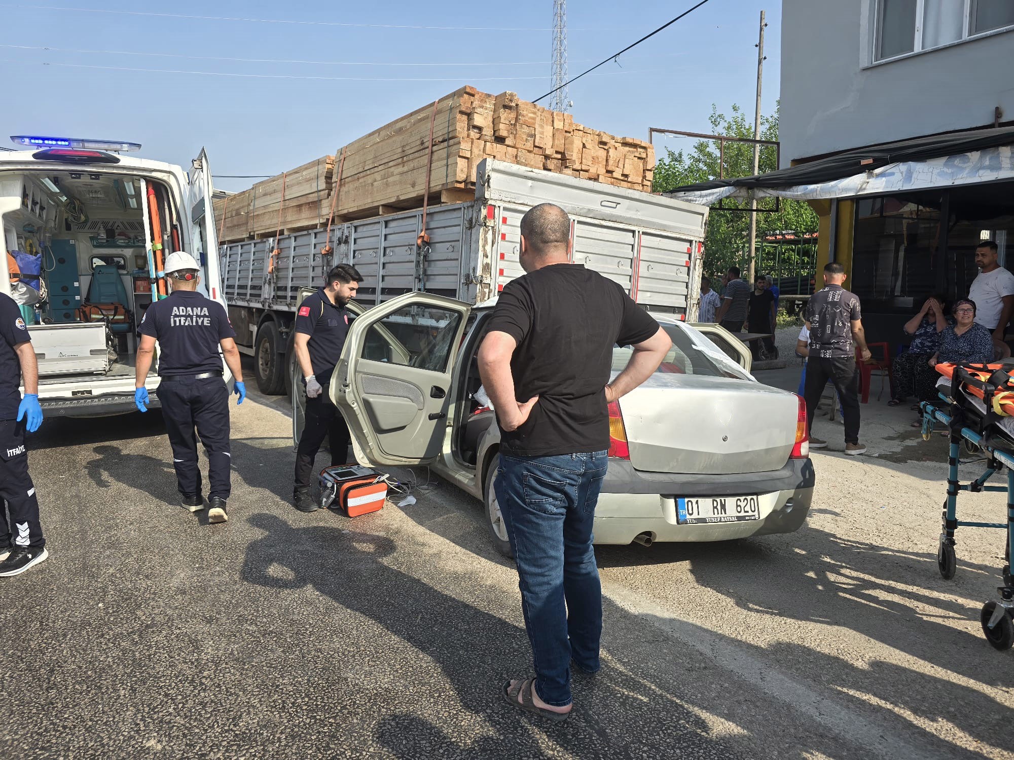 Kozan’da Feci Kaza Otomobil Kamyona Çarptı, 1 Ölü 1 Yaralı (1)