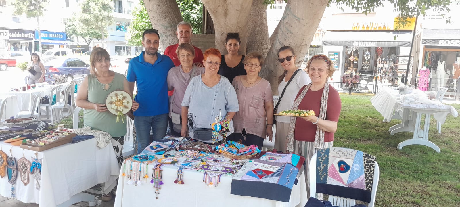 Reşatbey’de “Yaza Merhaba” Kermesi Kadınların El Emekleri Mahalleyi Renklendirdi (1)