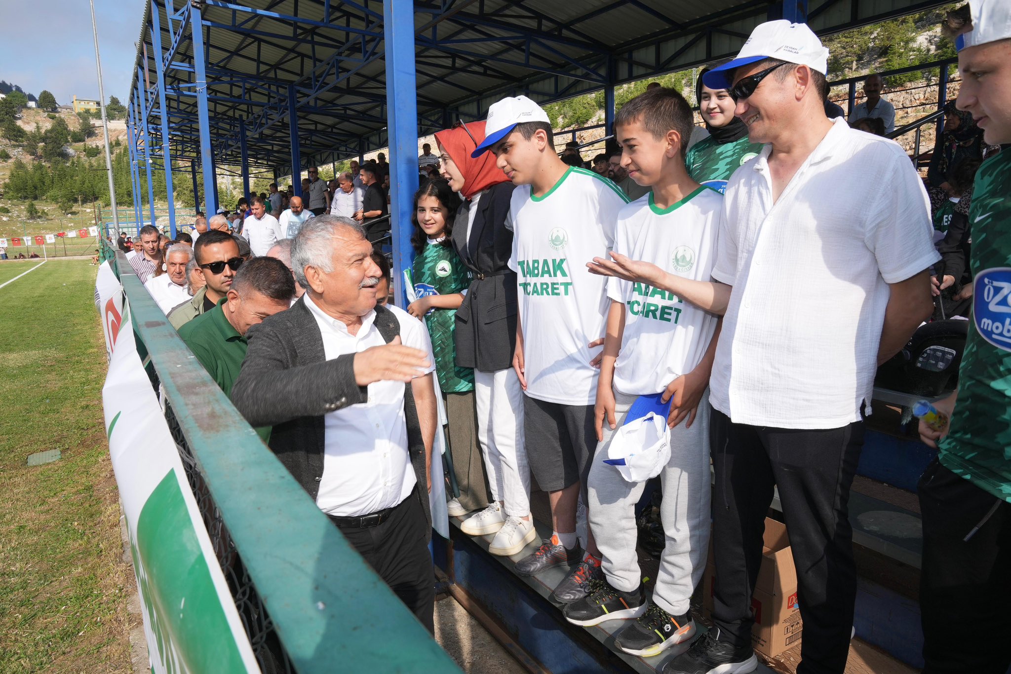 Saha Kızıştı, Tribünler Doldu Kızıldağ’da Futbol Şöleni Başladı (1)