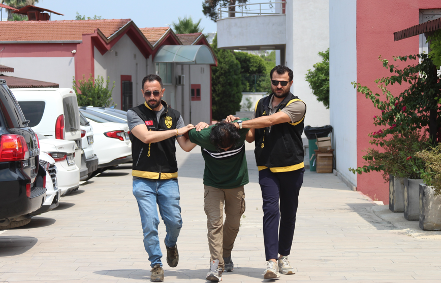 Serbest Kaldı Şiddete Devam Etti Bu Kez De Yaşlı Adamı Dövdü1