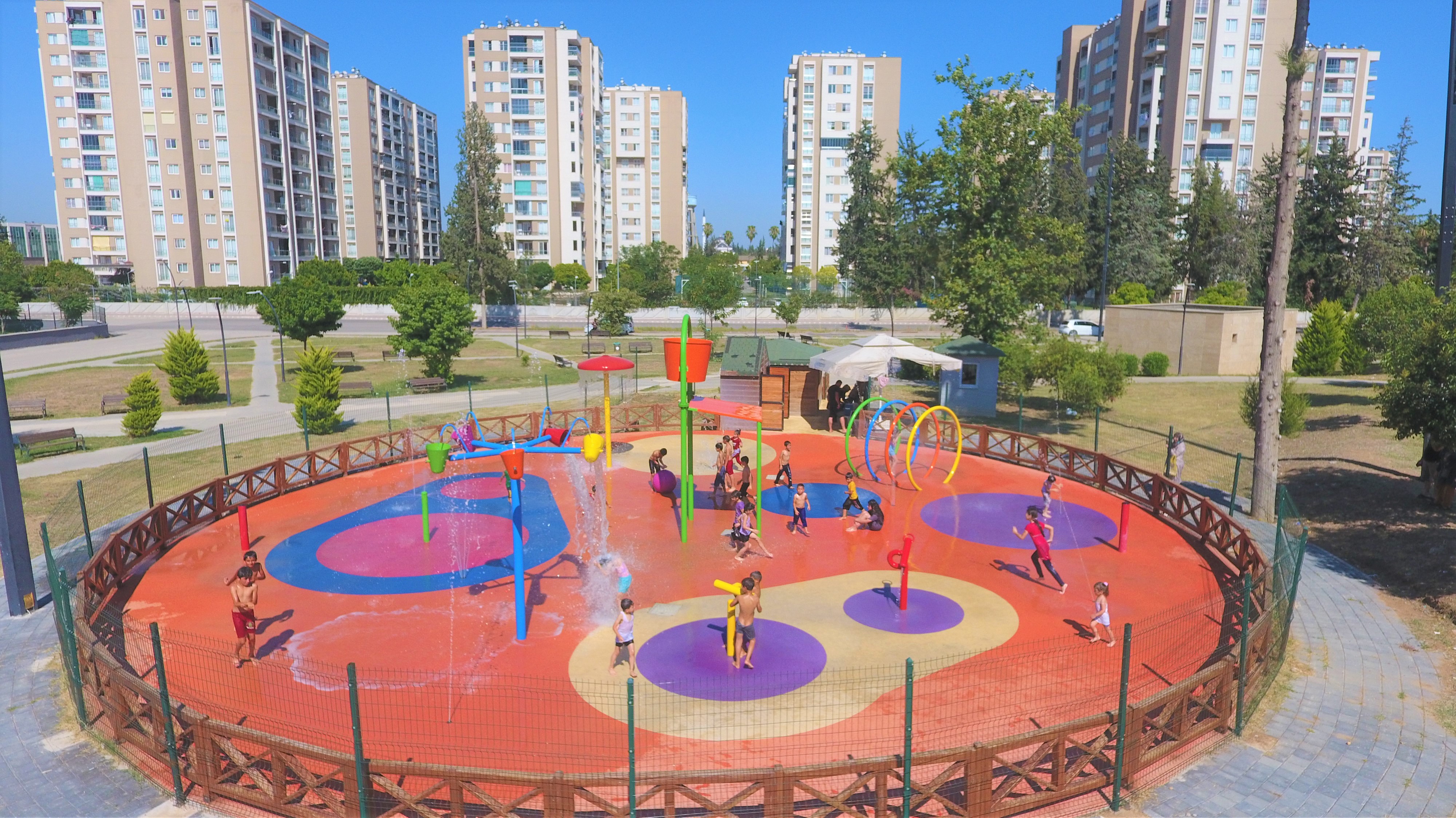 Yüreğirde Çocuklar Için Serinlik Cenneti Açıldı Üstelik Tamamen Ücretsiz (2)