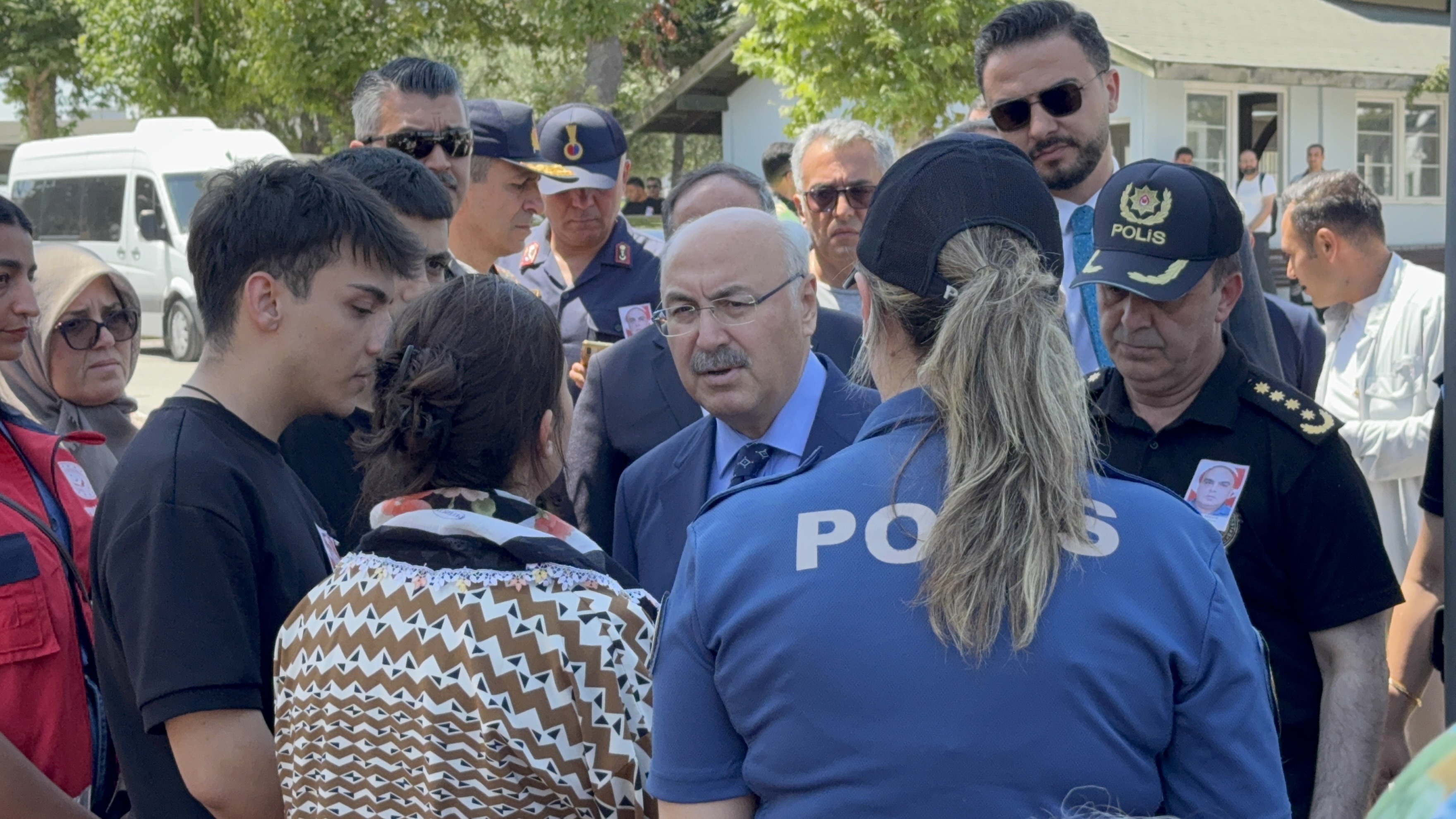 Adana’da Görev Başında Kalp Krizi Geçiren Polis Memuru Toprağa Verildi (3)