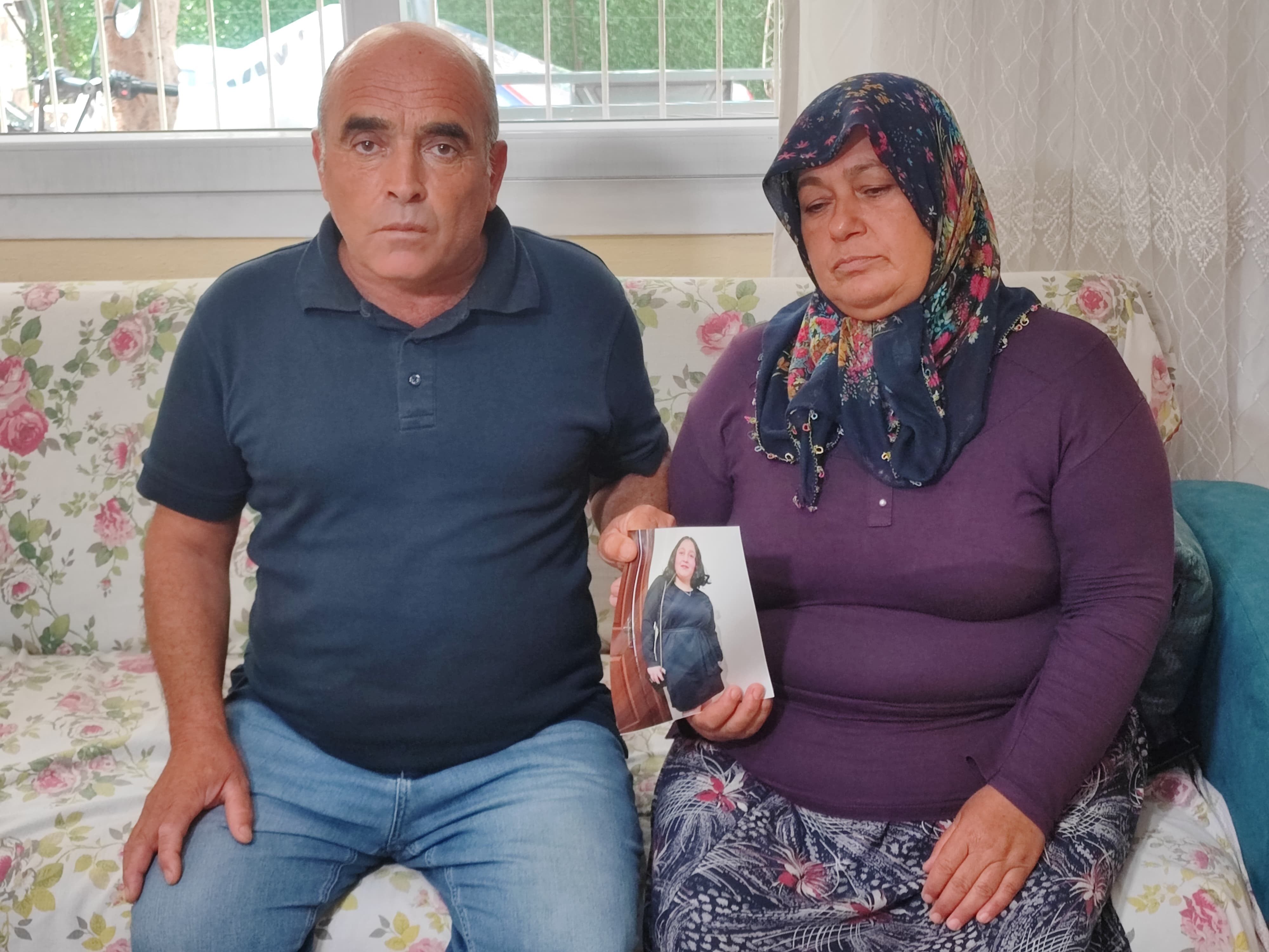 Adanada Gözü Yaşlı Anne 12 Gündür Kayıp Olan 16 Yaşındaki Kızı Edayı Arıyor (1)-1