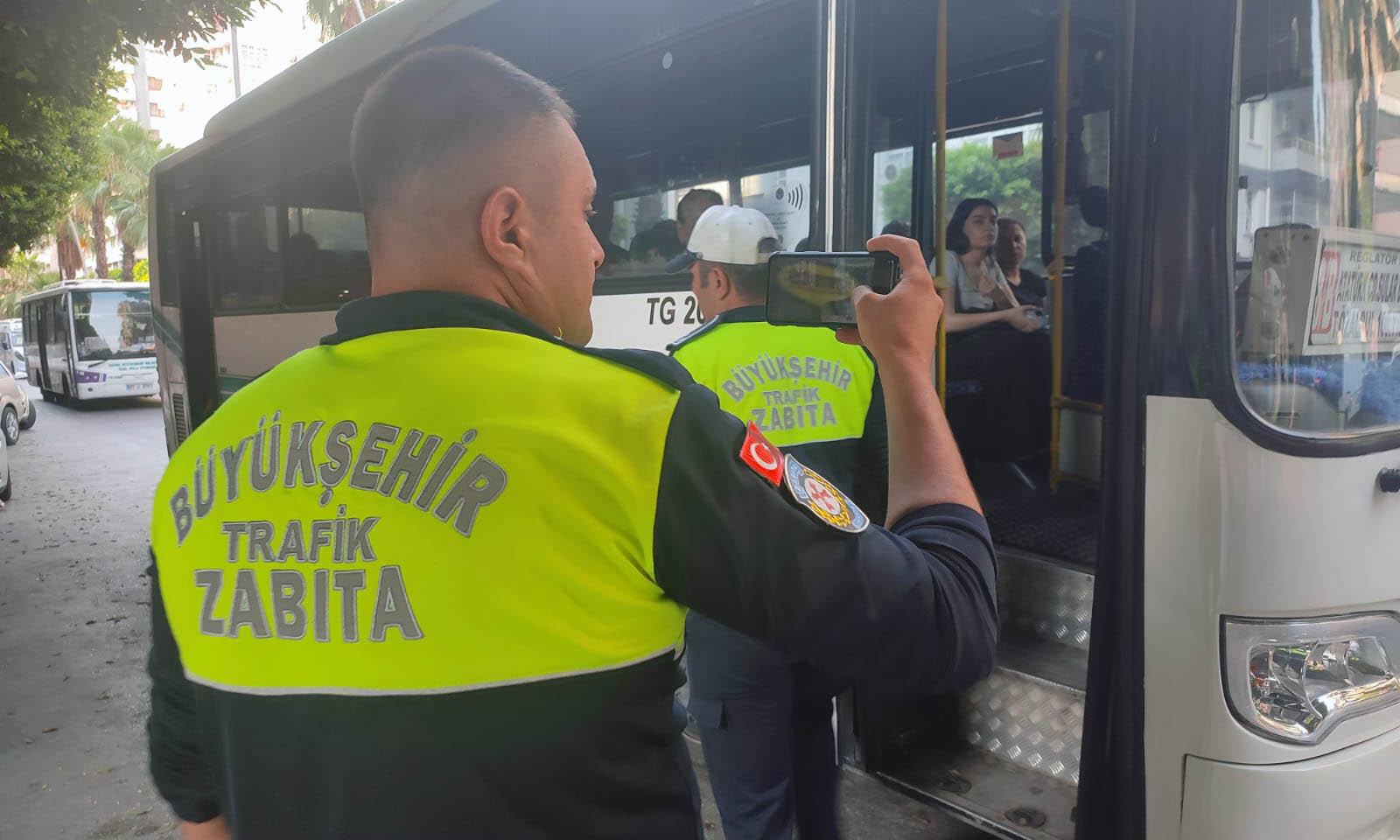 Adana’da Sıcakta Klima Açmayan Yandı! 44