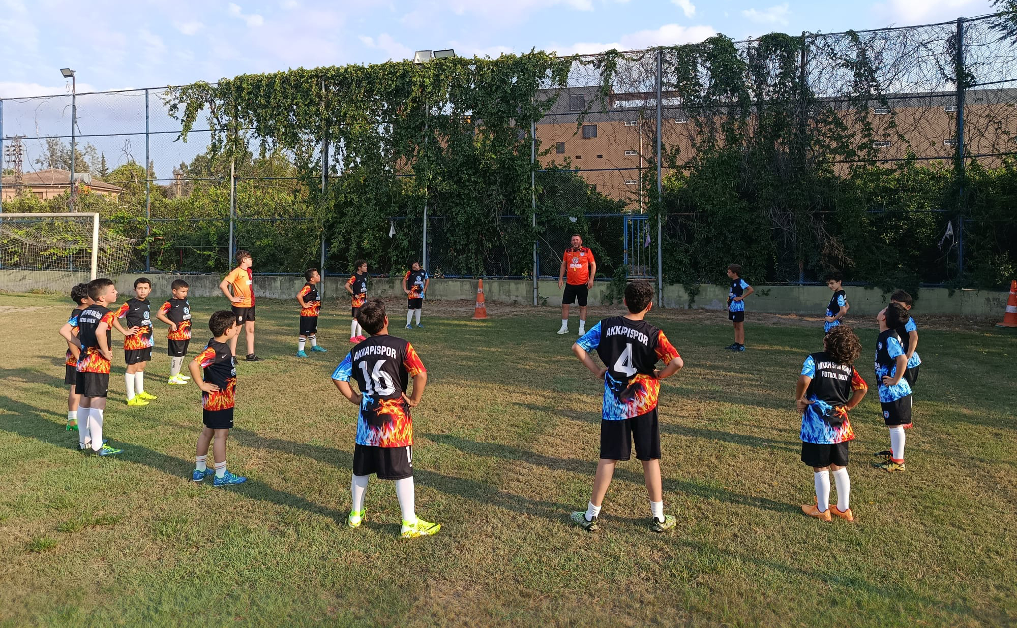 Akkapıspor’da Altyapıya Yatırım Sürüyor Yaz Futbol Okulu İlgi Görüyor3