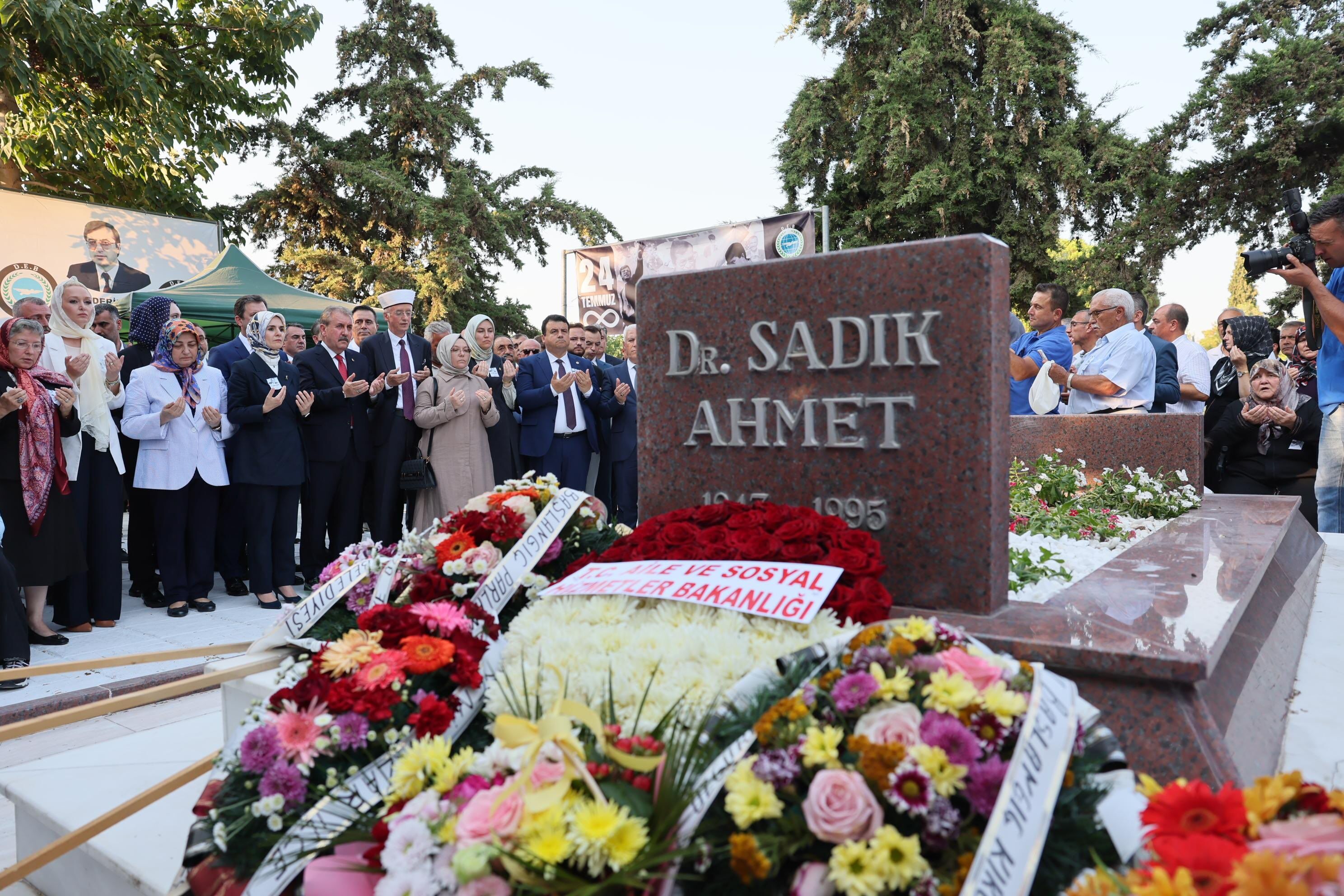 Bakan Göktaş'tan Dr. Sadık Ahmet'e Vefa Mesajı Davası Yaşatılacak (2)