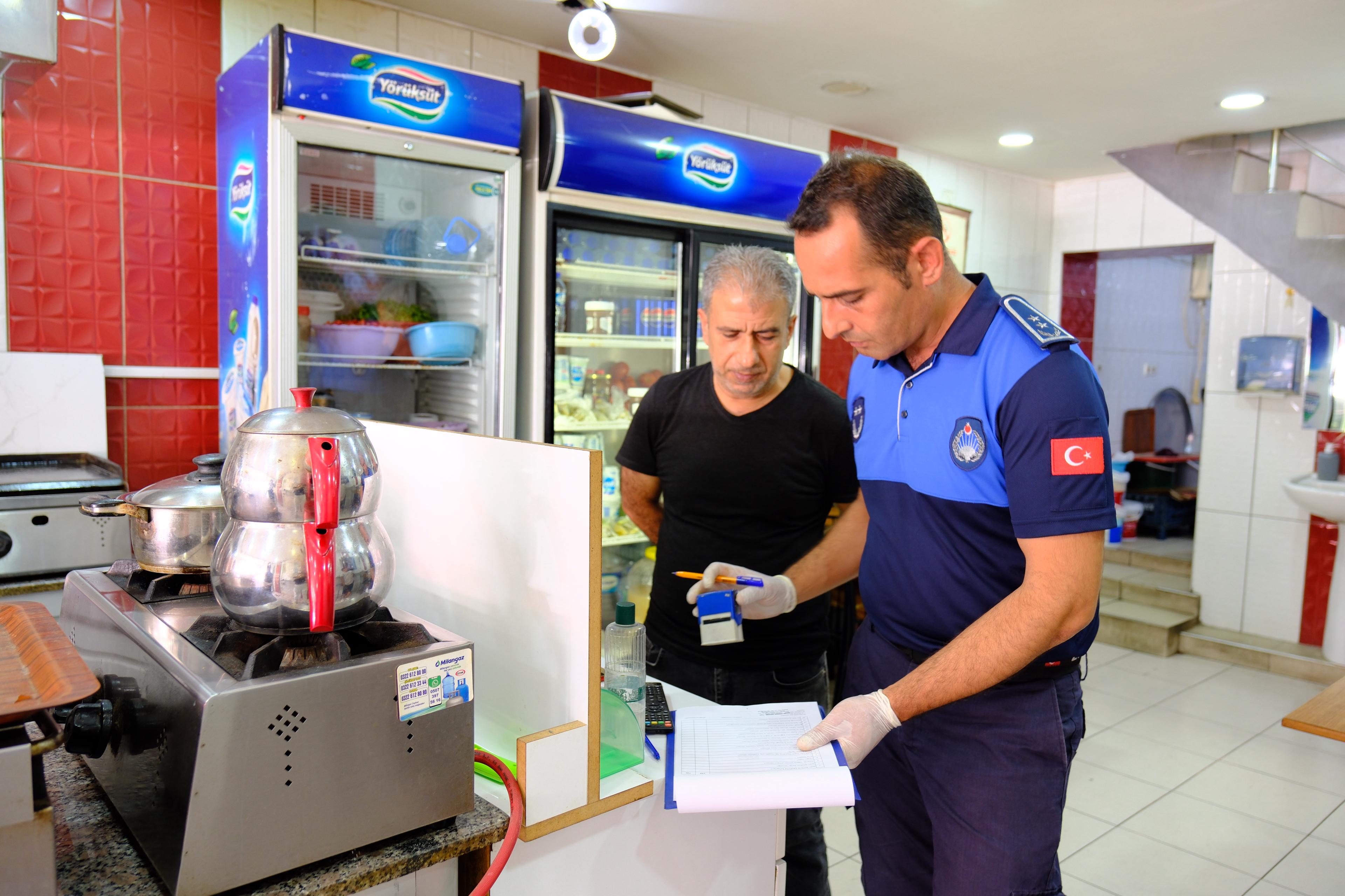 Ceyhanda Dönerciler Mercek Altında Gıda Güvenliğine Sıkı Denetim (3)