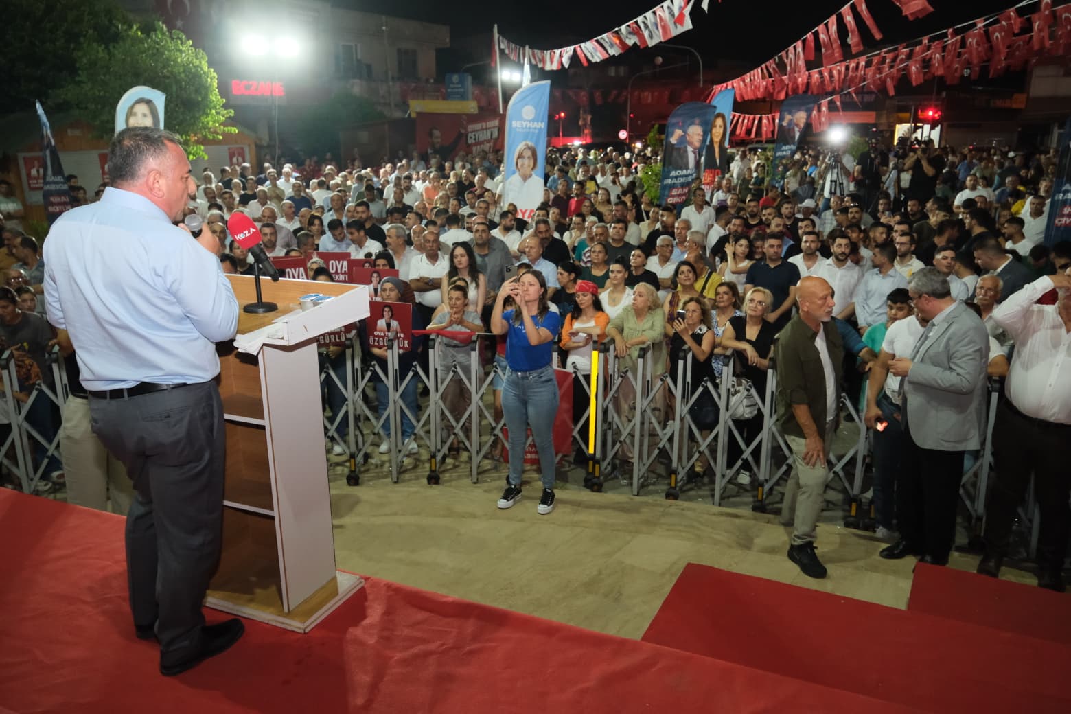 Chp Adanada Direnişe Devam Ediyor Zeydan Karalar Yalnız Değildir (1)