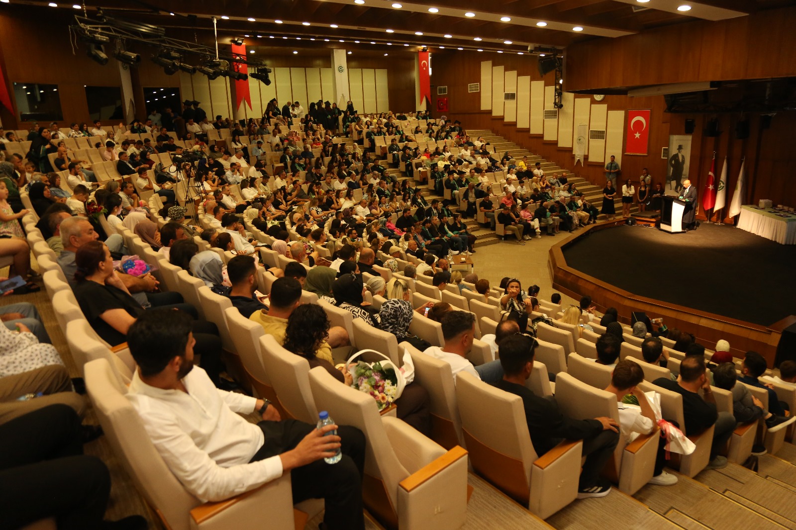 Çü İletişim Fakültesi’nden 67 Mezun Daha Hayata Uğurlandı (3)