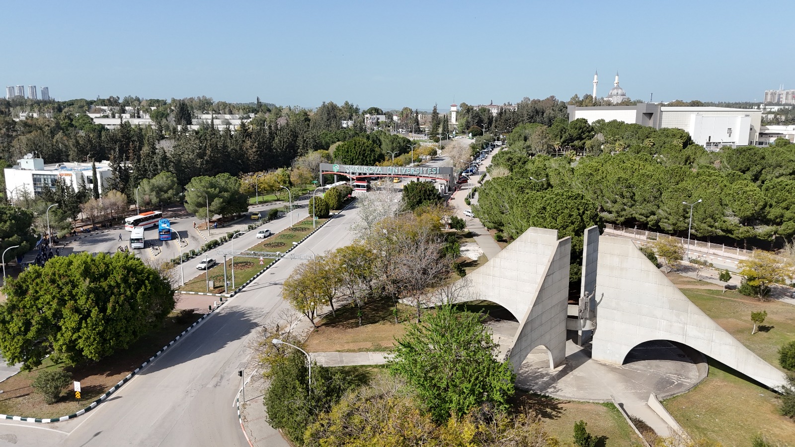 Çukurova Üniversitesinden Tarihi Zirve Yökaktan Tam Akreditasyon Belgesi (2)