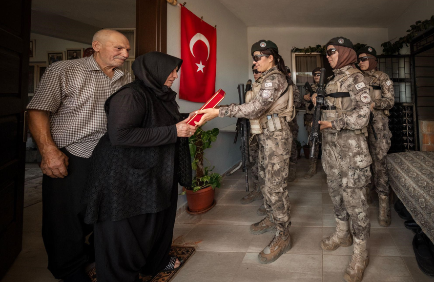 En Acı Buluşma Şehit Sevdanın Aileesine Duygulandıran Ziyaret (1)
