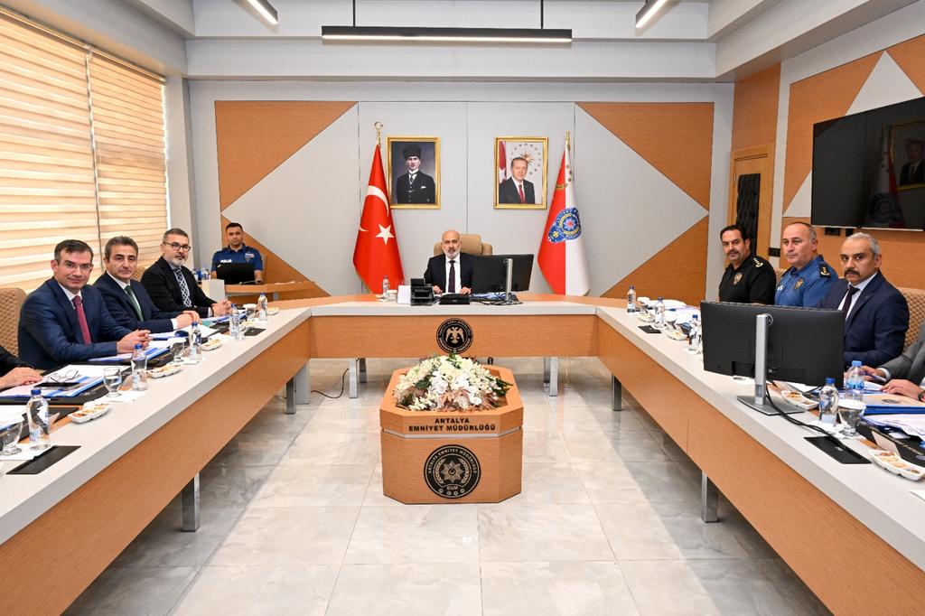 Mehmet Sağlam’dan Antalya’da Kritik Ziyaret Kolluk Birimlerine Denetim Mesajı (3)