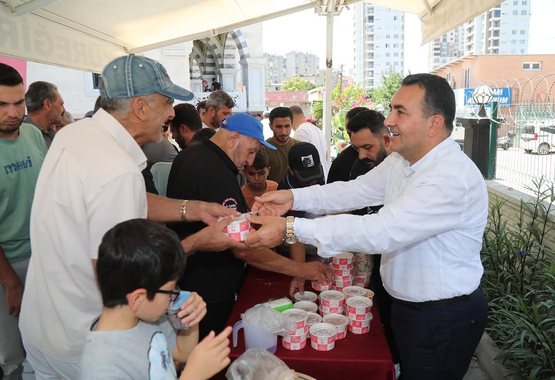 Muharrem Ayı'nın Bereketi Yüreğir'de Aşureyle Paylaşıldı
