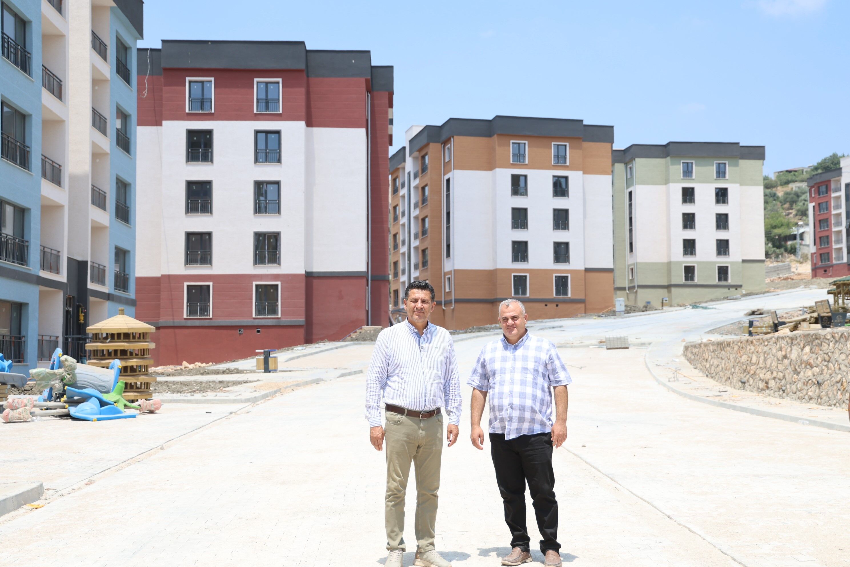 Müjde Kozanda Depremzedelere Ve Hak Sahipleri Için Teslimatlar Başlıyor (3)