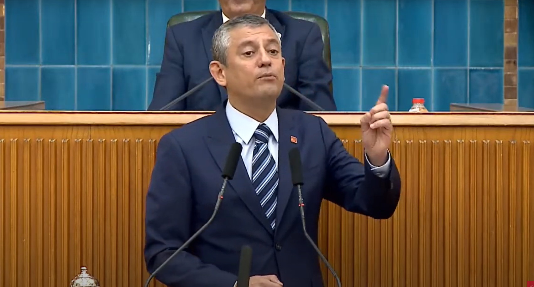 Özgür Özel Yelizz