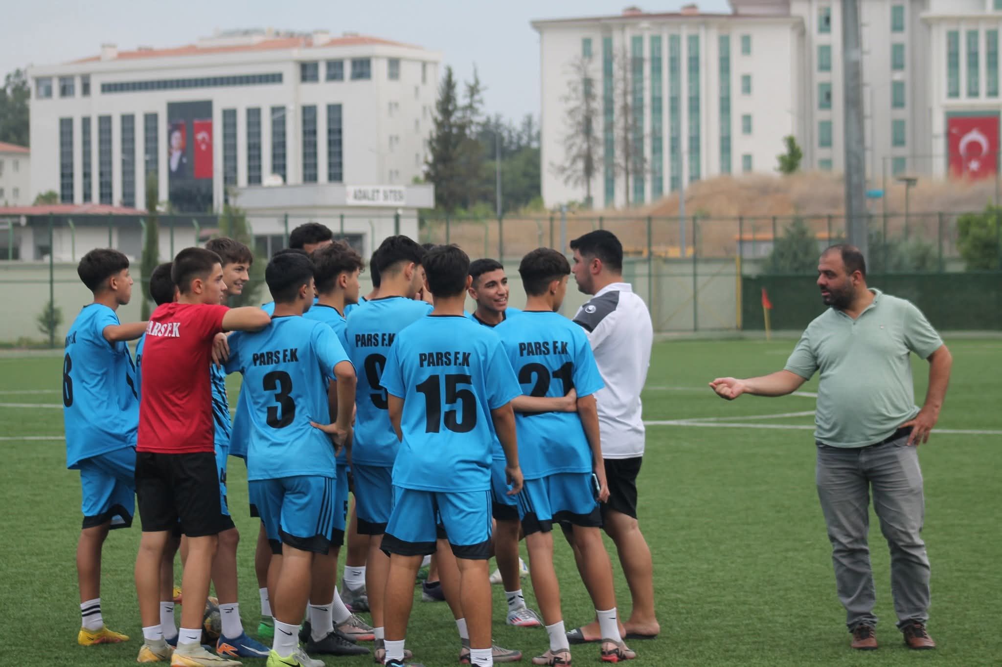 Pars Fk Ve Gazipaşaspor U 16 Dostluk Maçında Karşılaştı (3)