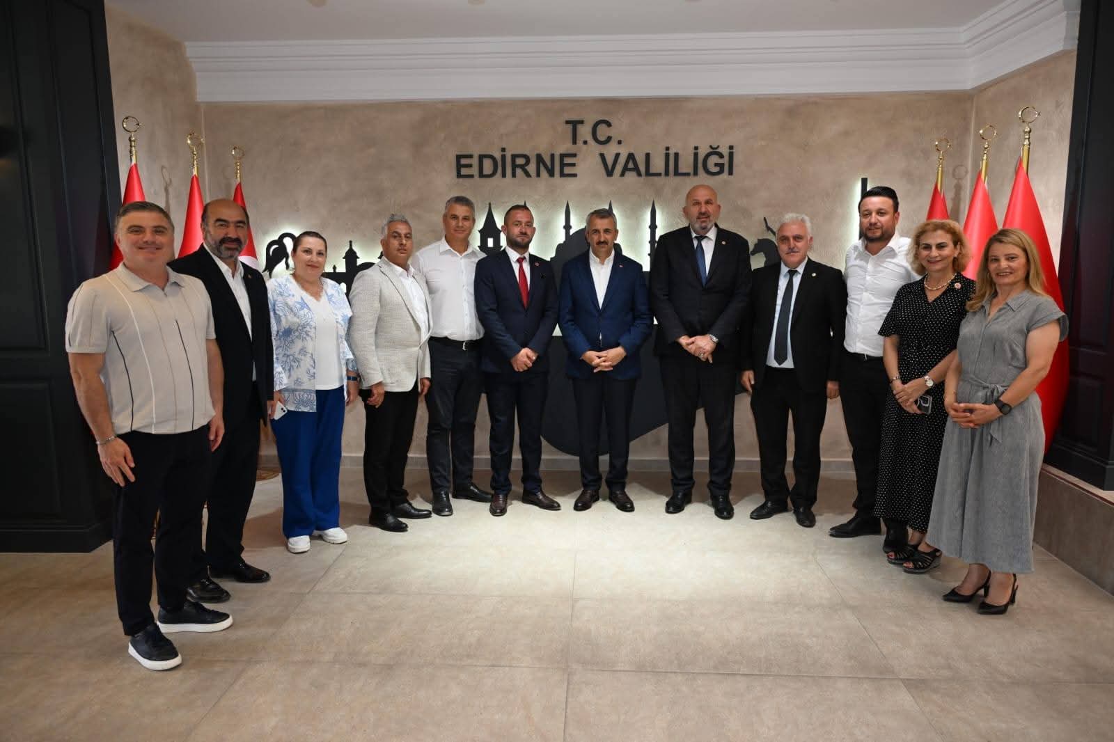 Türkiye Muhtarlar Konfederasyonu’ndan Edirne Valisi Yunus Sezer’e Ziyaret (2)