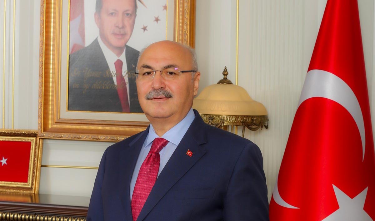 Vali Köşger’den Leman Karikatürüne Sert Tepki O Nurdan Rahatsız Olan Yarasa Sürülerini Lanetliyorum