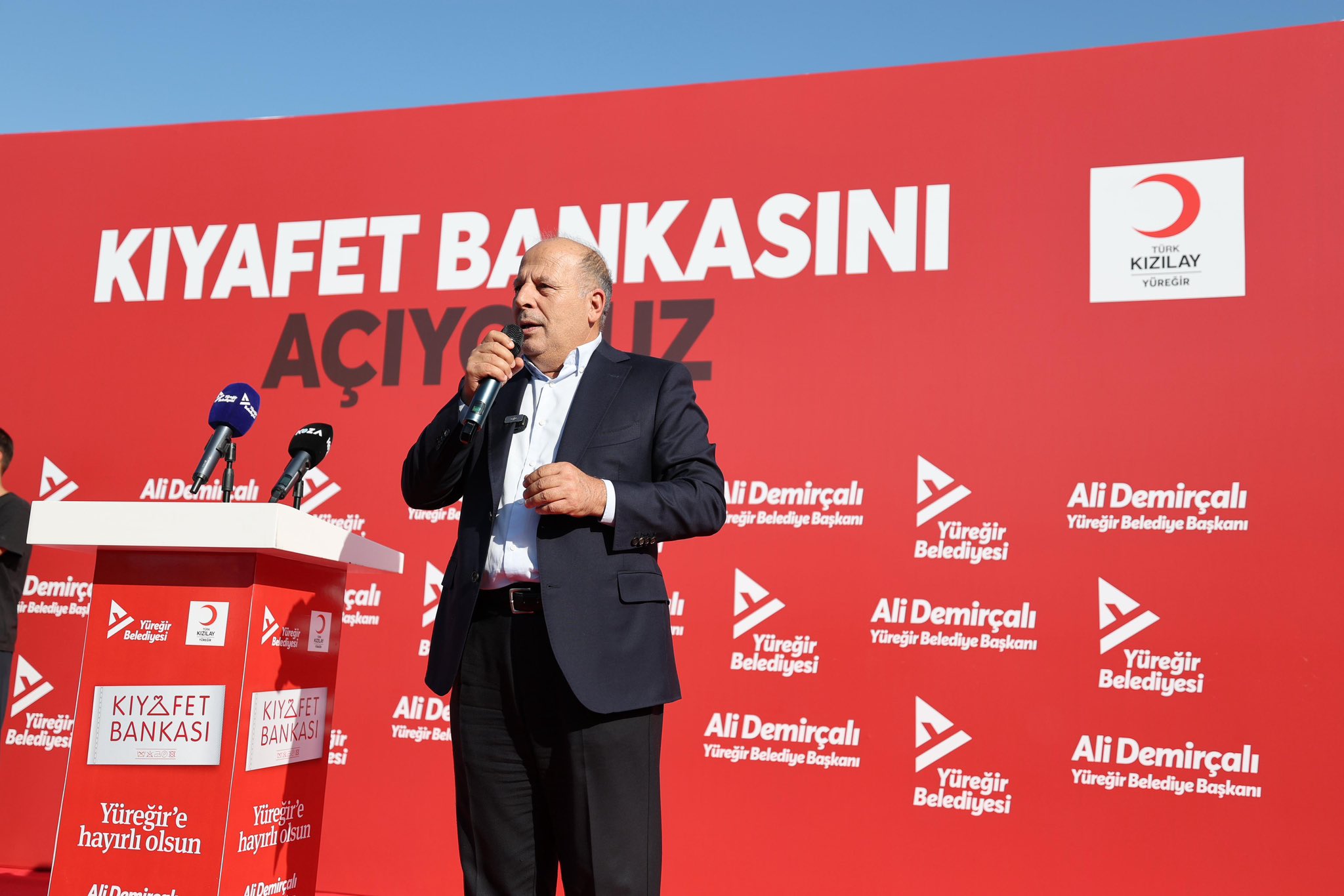 Yüreğir’de Kıyafet Bankası Açıldı Çocuklar Kıyafetsiz Kalmayacak! (2)