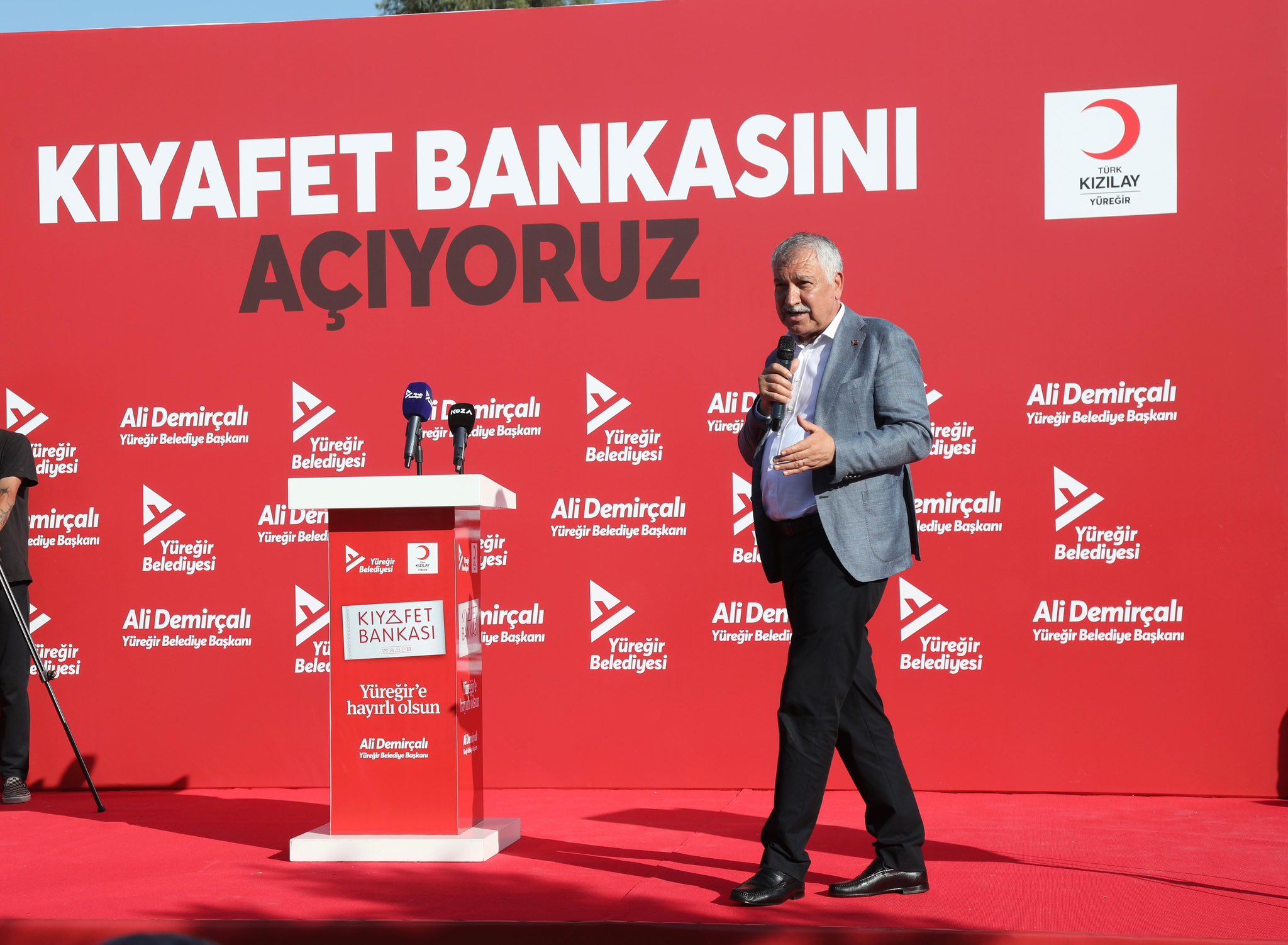 Yüreğir’de Kıyafet Bankası Açıldı Çocuklar Kıyafetsiz Kalmayacak! (3)