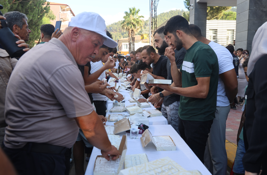 3 Dakikada 1 Kilo 100 Gram Lokum Yedi Ödülün Sahini Oldu (3)