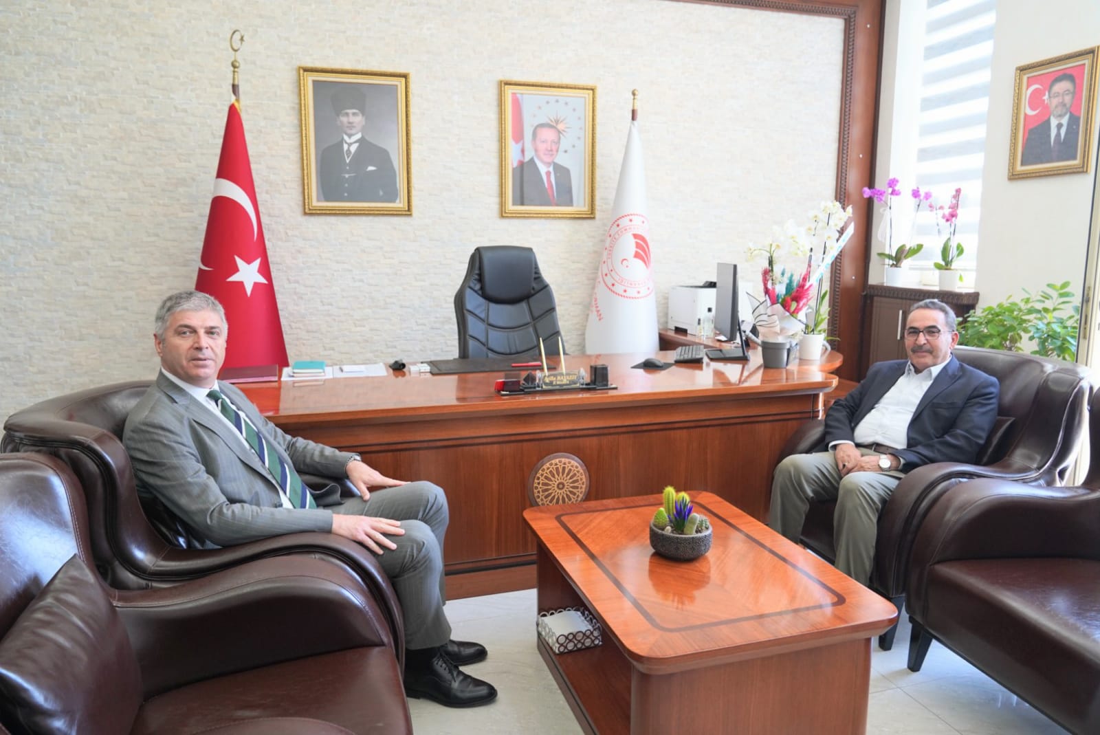 Abdullah Doğru, İl Tarım Ve Orman Müdürümüz Atilla Bayazıt'a Ziyarette Bulundu.