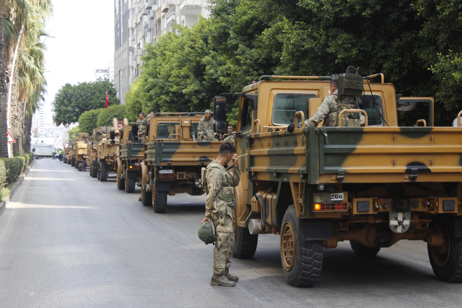 Adana’da 30 Ağustos Provası Caddeler Trafiğe Kapandı (1)