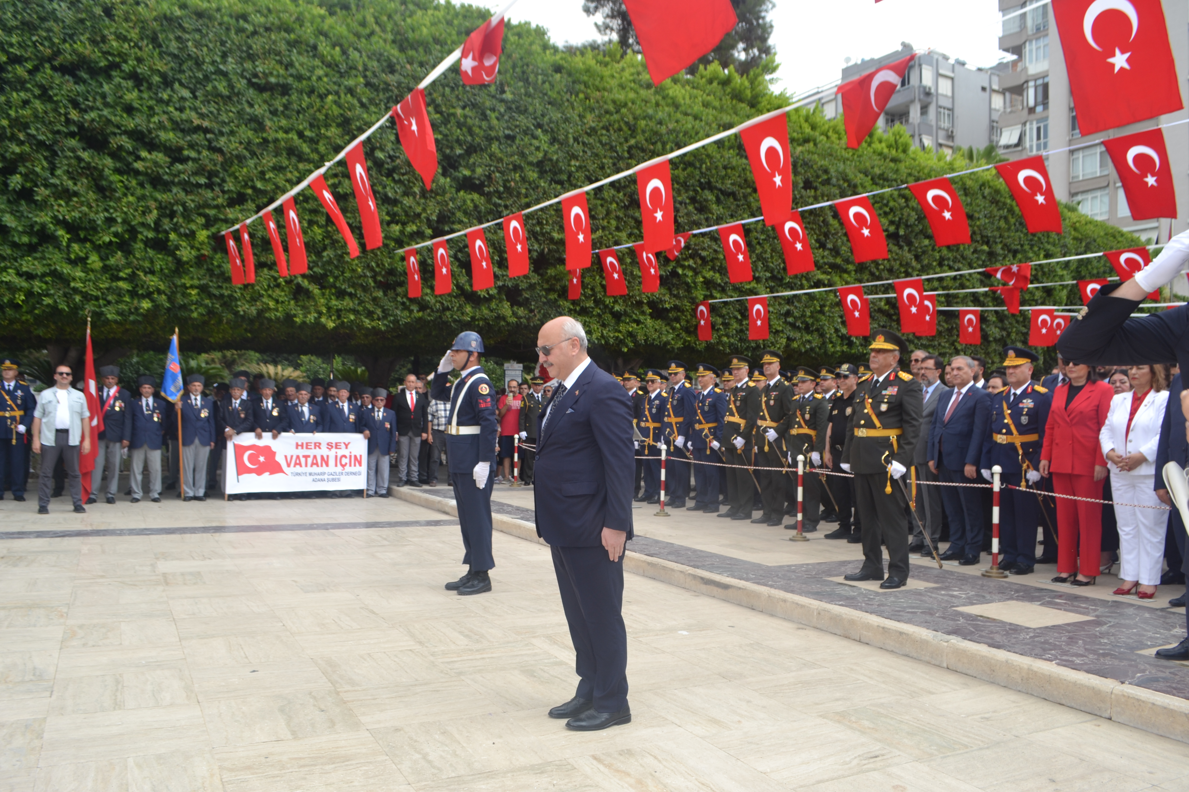 Adana’da 30 Ağustos Zafer Bayramı İçin Çelenk Sunuldu (1)