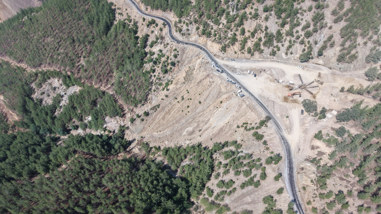 Adana’da 35 Yıldır Bitmeyen Yol Çilesi 5 Canı Alan Viraj Ölüm Tuzağına Döndü (3)-1