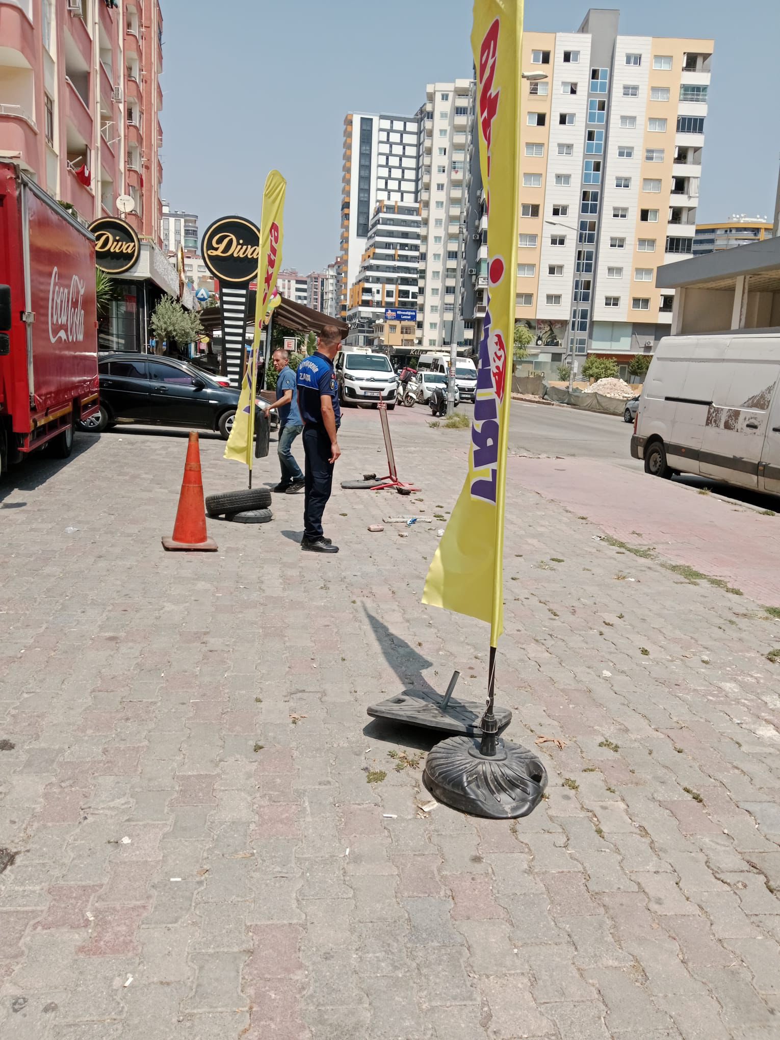 Adana'da Büyükşehir’den Kaldırım İşgallerine Sıkı Denetim (3)