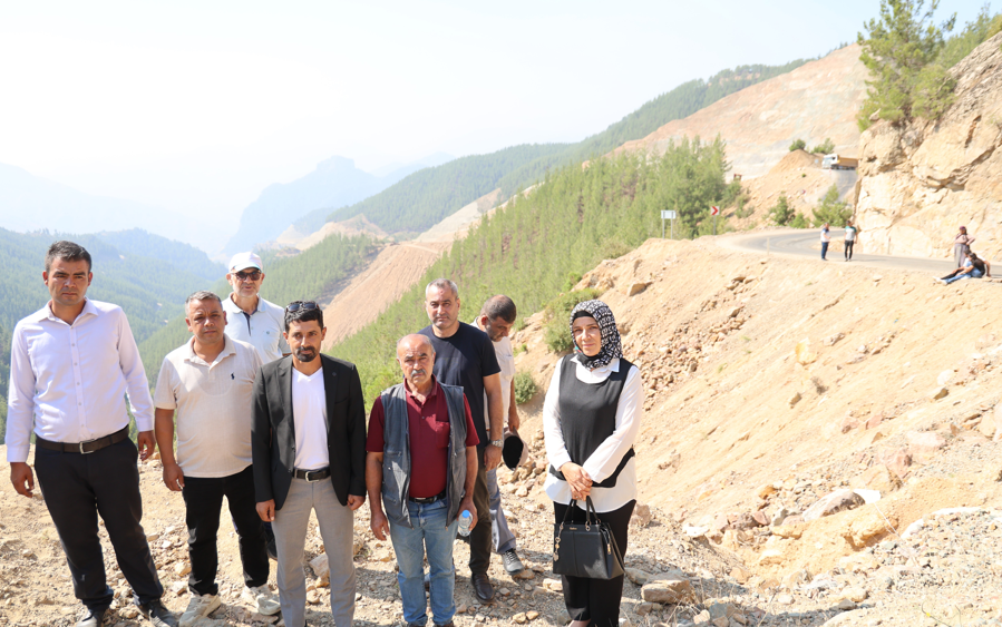 Adana’da Ölüm Yolunda Nöbet Muhtarlardan Ailelere Destek (3)