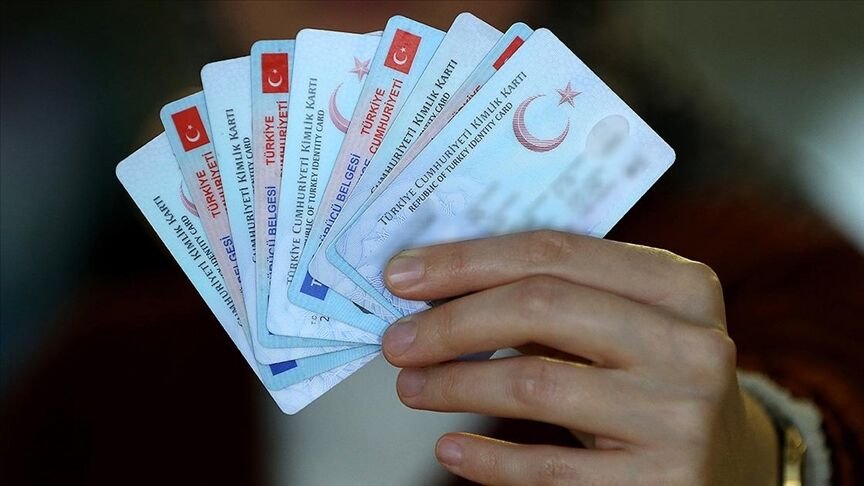 Adana’da Sahte Kimlik Ve Ehliyet Skandalı!