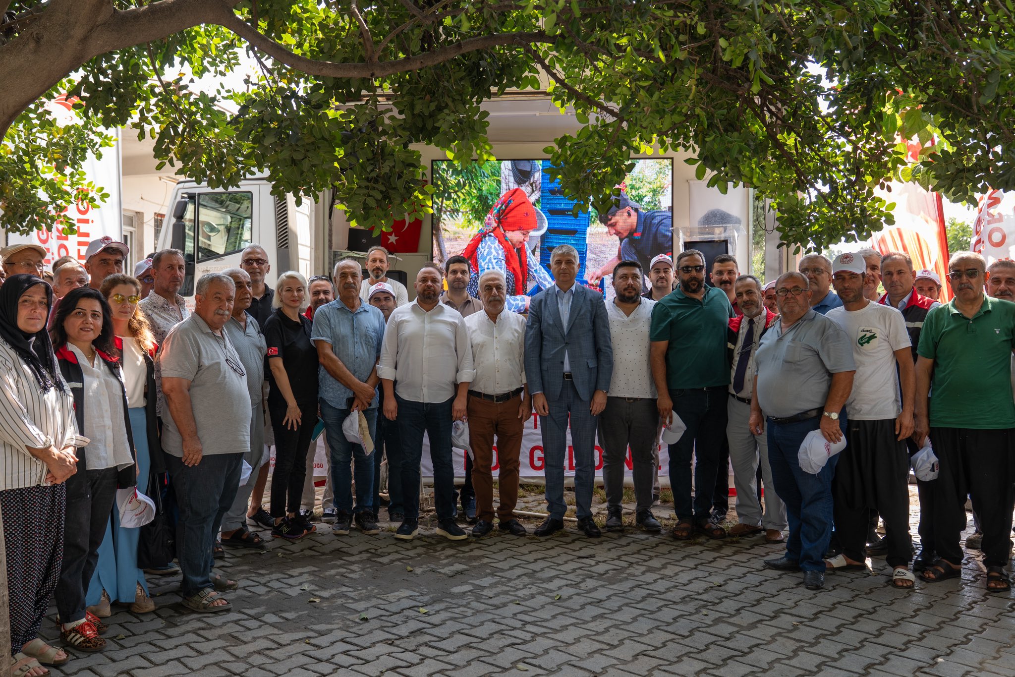 Adana’da Turunçgil Bahçelerine Faydalı Böcek Salındı (2)