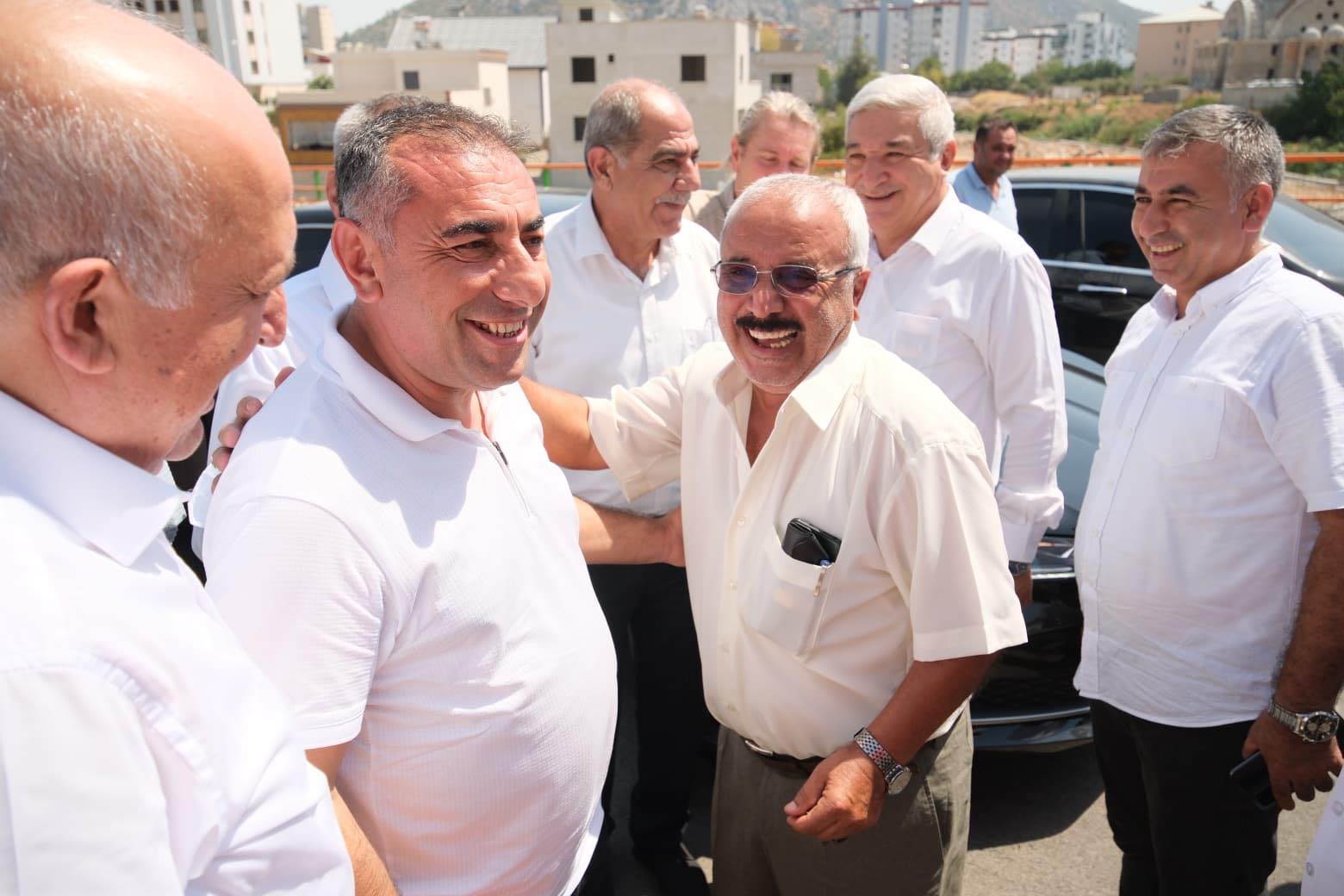 Başkan Vekili Geçer, Kozan’da Hem Şantiye Hem Köprü İncelemelerinde Bulundu (4)
