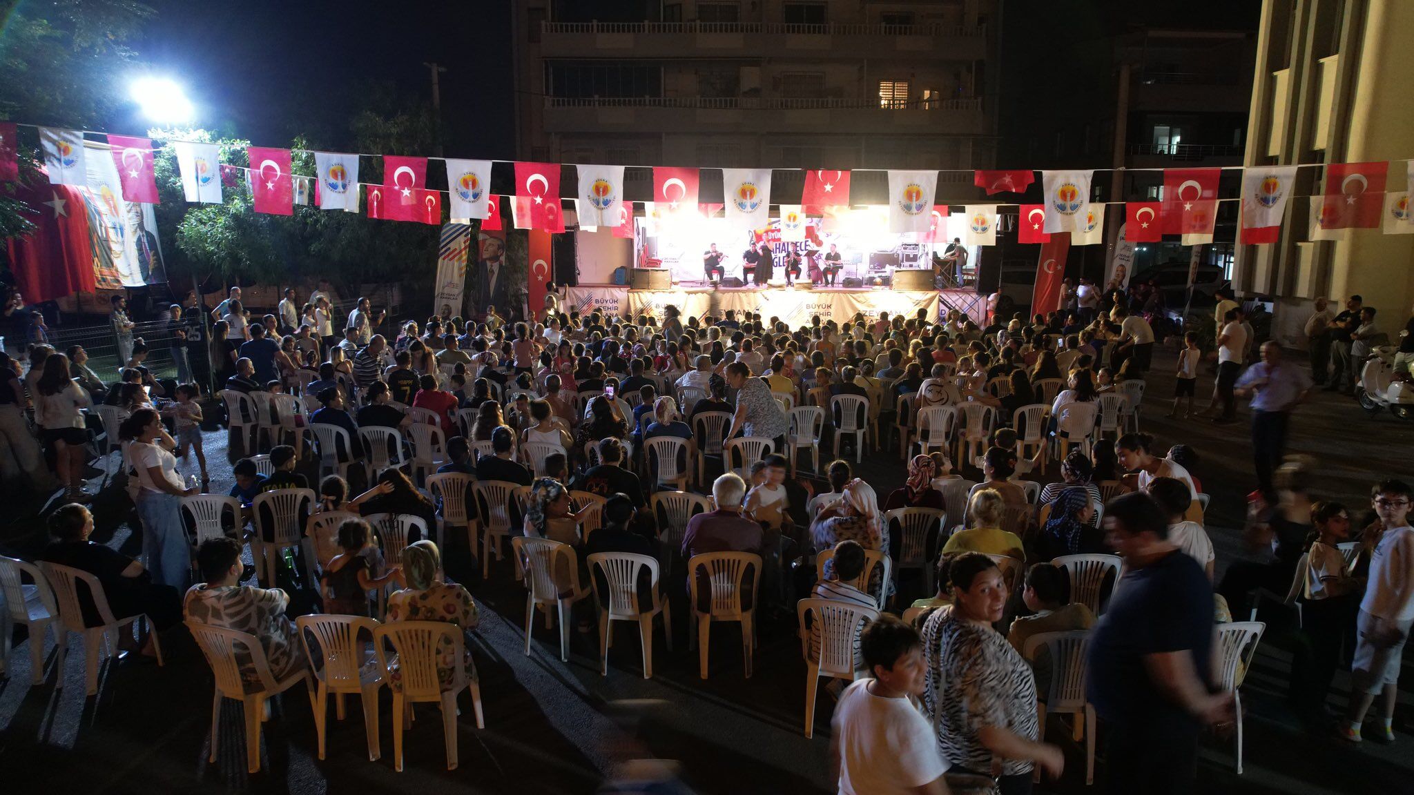 Büyükşehir’in Mahalle Şenliği Yüreğir’de Düzenlendi (2)